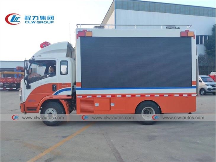 Howo P5 LED Advertisement Truck With Hydraulic Rear Plate