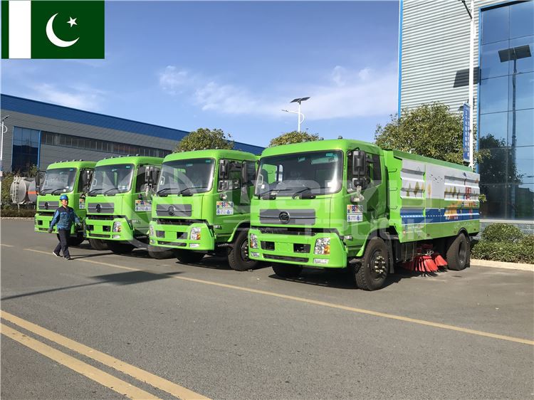 【Nov. 7th, 2021】To Pakistan-7 units of CLW brand Vacuum Road Sweeper Trucks