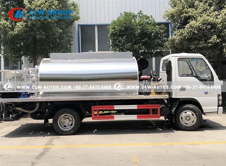 ISUZU 4m3 Bitumen Sprayer