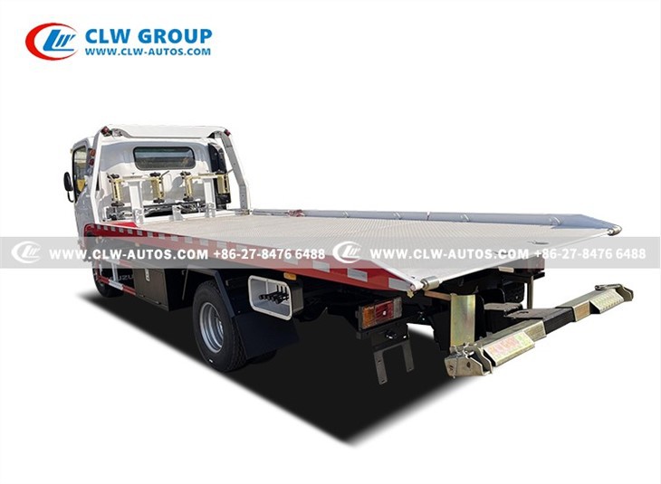 ISUZU 4x2 130HP 5 Tons Flat Bed Tow Truck for Accident Car Carrier