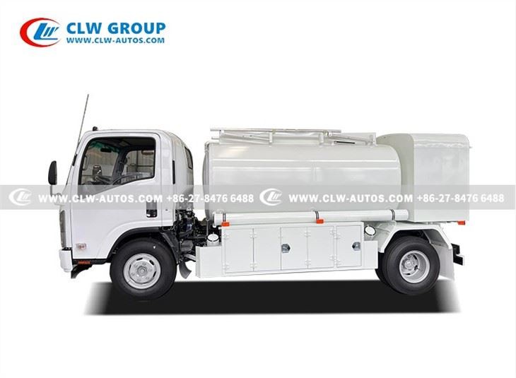 ISUZU FRR 6000 Liters Fuel Refilling Truck With Double Oil Dispenser