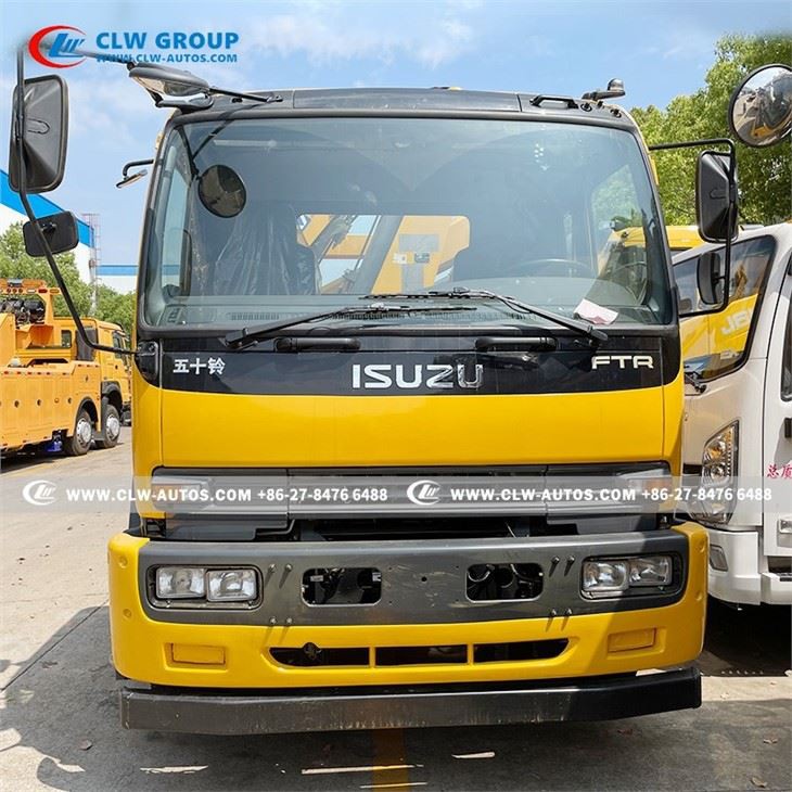 ISUZU FTR 8 Tons Tilt Tray Wrecker Truck With 5 Tons Crane