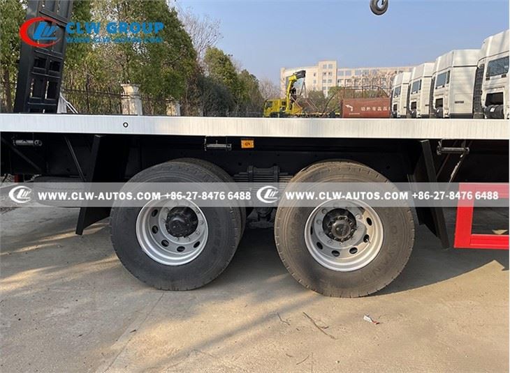 ISUZU GIGA 6X4 20FT Flatbed Truck With 10 Tons Straight Boom Crane