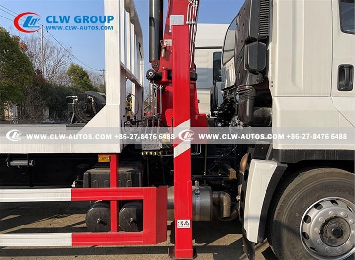 ISUZU GIGA 6X4 20FT Flatbed Truck With 10 Tons Straight Boom Crane