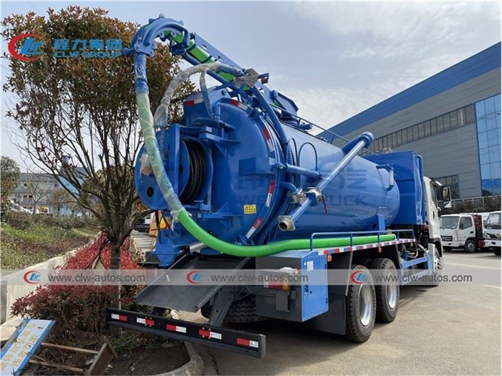 ISUZU GIGA Combined Vacuum Sewer Jetting Truck 16Tons