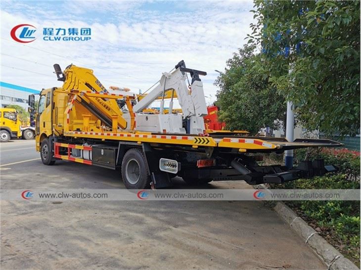 J6L Flatbed Tow Truck 8Ton Knuckle Boom Crane
