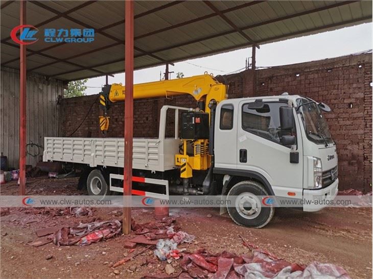 Kama 5MT Telescopic Boom Crane Truck With 5meters Cargo Box