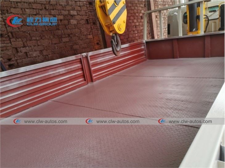 Kama 5MT Telescopic Boom Crane Truck With 5meters Cargo Box