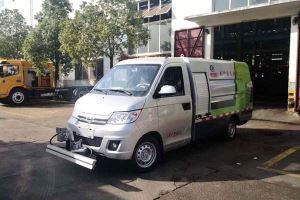 Mini Sidewalk Cleaning Truck