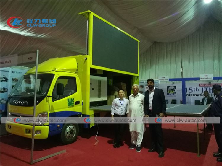 【Nov.2017】Pakistan Customer Visited CLW Group For LED Advertising Truck