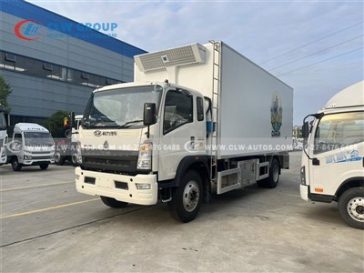 10-Ton SINOTRUK HOWO Refrigerated Trucks (Right-Hand Drive) Exported to Zambi...