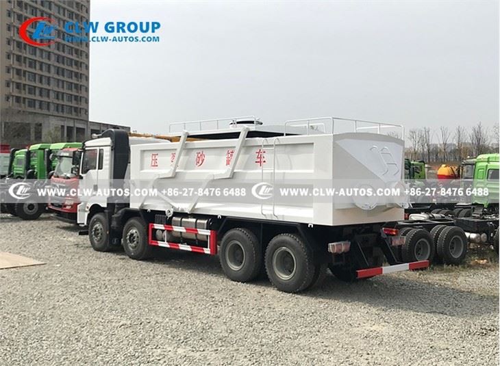 Oil Field Use Fracturing Shacman F3000 Frac Sand Transport Dump Truck With Hydraulic Tipping