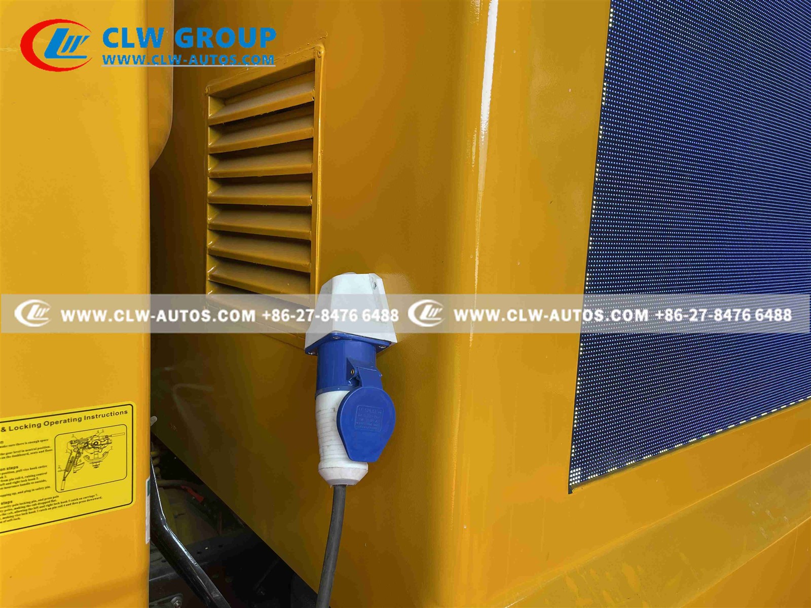 Outdoor Mobile Full Color LED Advertising Billboard Truck 7