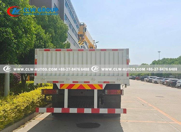 Shacman L3000 Truck With Crane 6 5