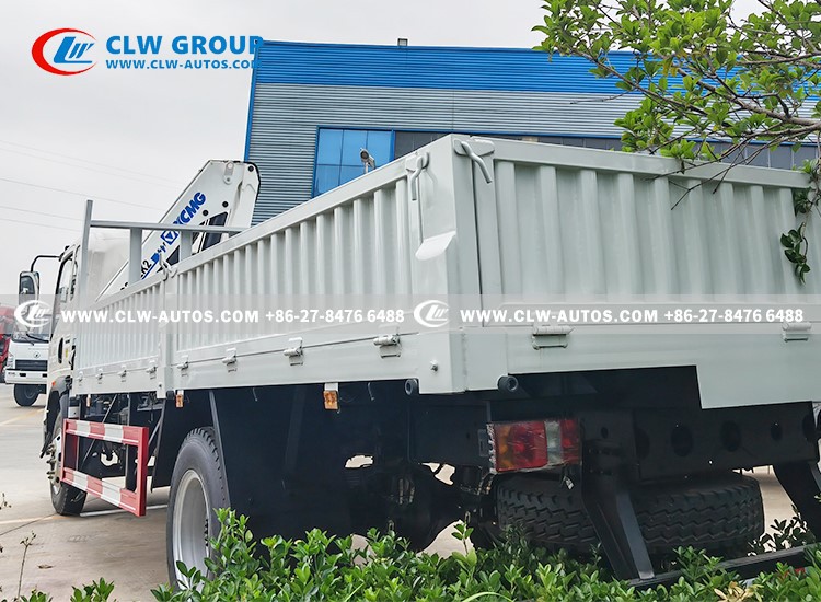 HOWO 3 Ton Crane Truck 6