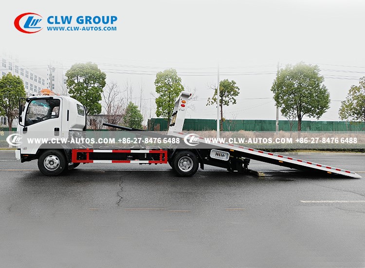 11 ISUZU 4tons flatbed recovery tow truck 11 ISUZU 4tons flatbed recovery tow truck