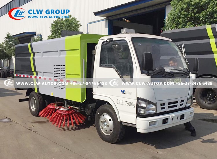 5isuzu 5m3 road sweeper truck