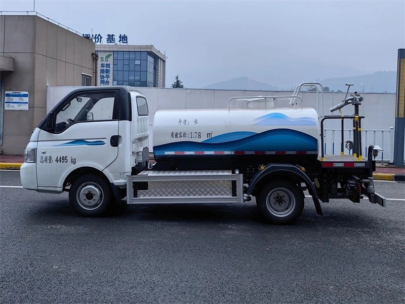 Water Sprinkler Truck 6