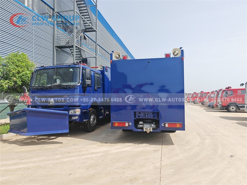Mobile water pump truck
