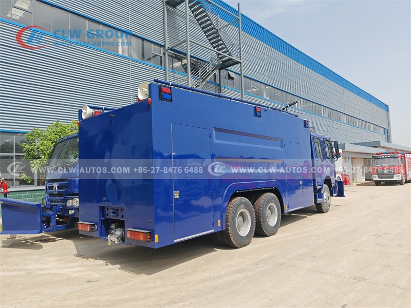 Street cleaning truck