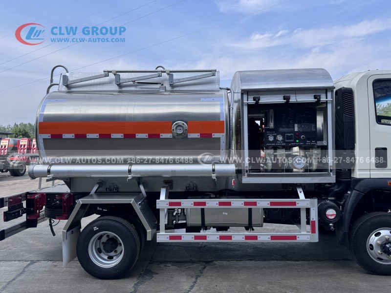 Fuel tanker truck
