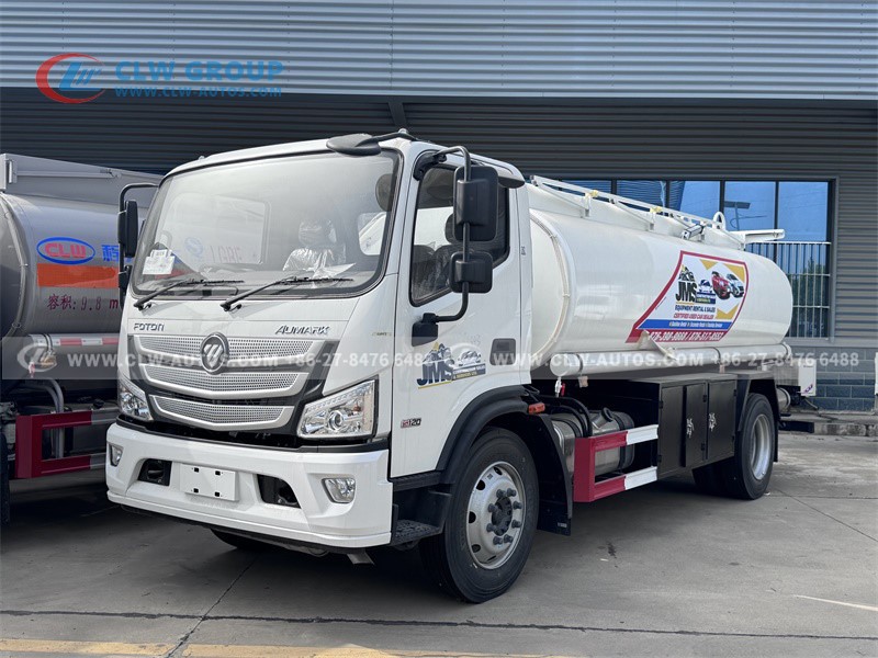 Fuel service truck
