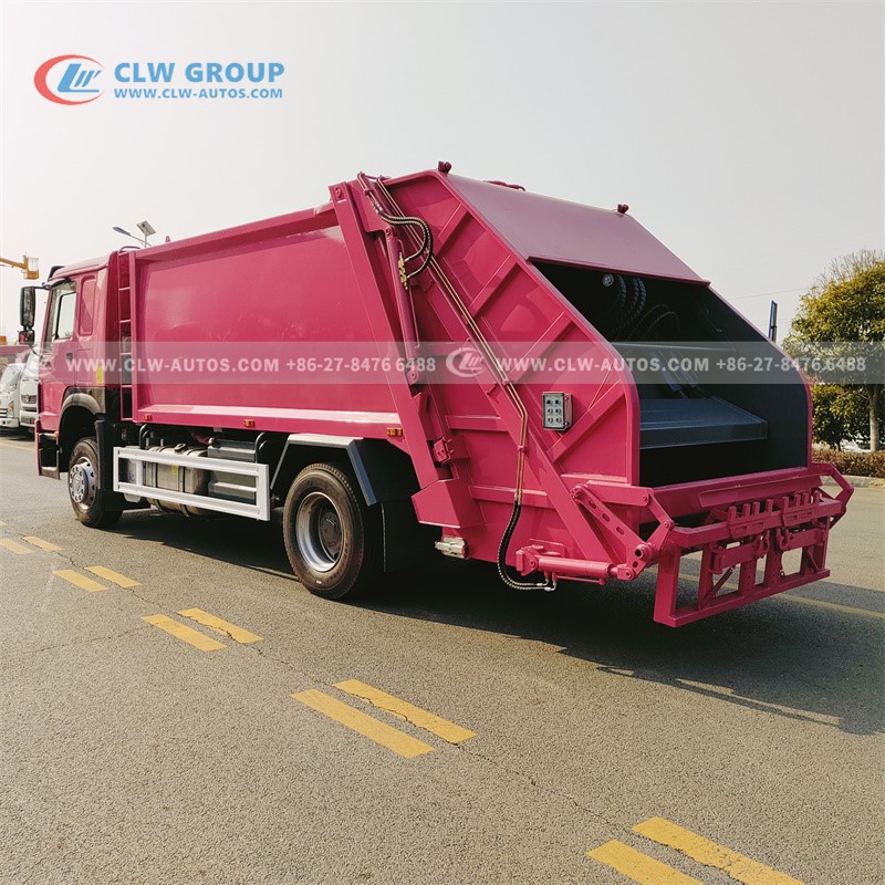 Garbage Compactor Truck
