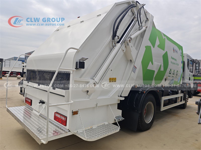 Refuse Compactor Truck