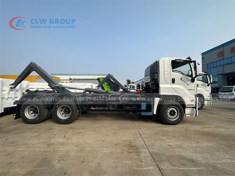 Garbage Compactor Truck