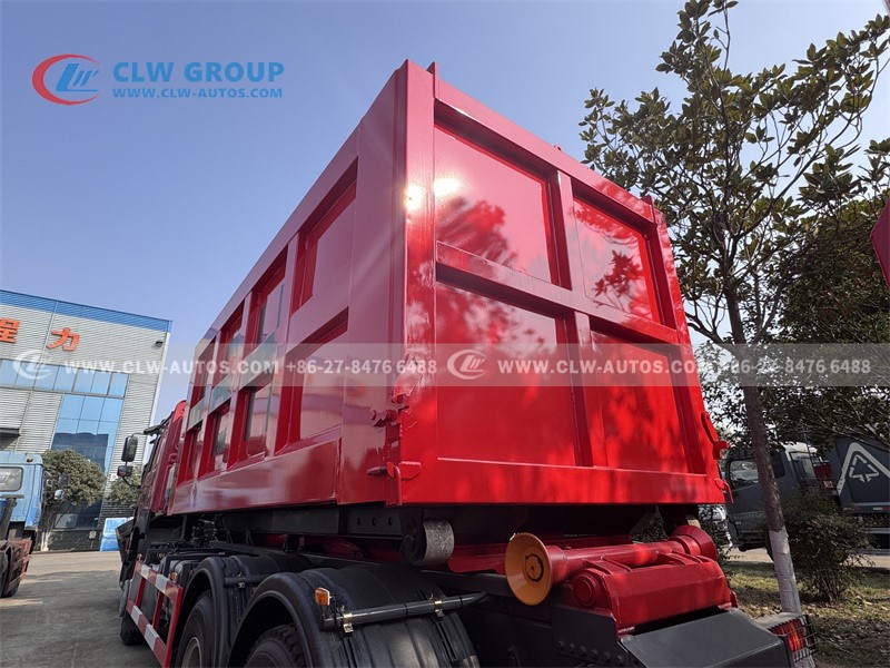 Garbage Compactor Truck