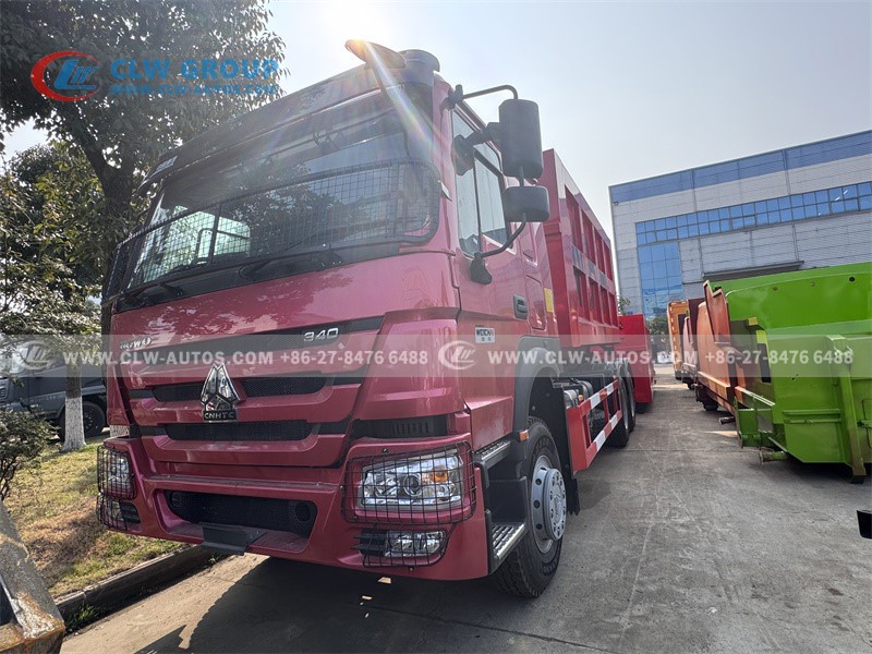 Refuse Compactor Truck