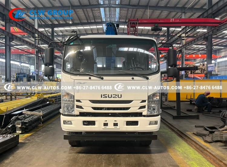 11isuzu 700p 5t crane truck