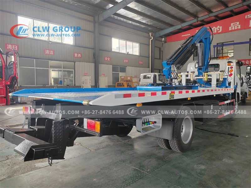 Recovery Truck with Crane