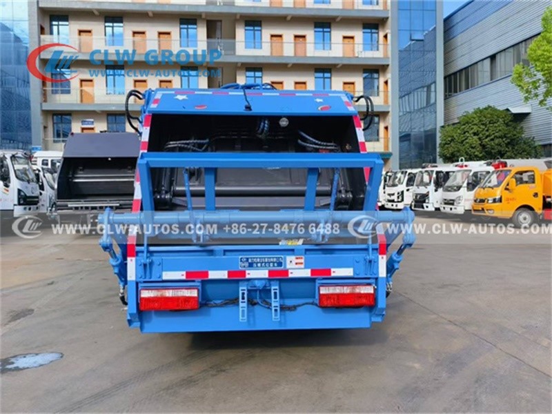 Garbage Compactor Truck