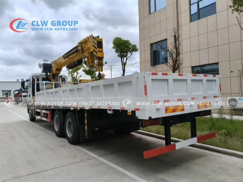 Lorry-mounted crane
