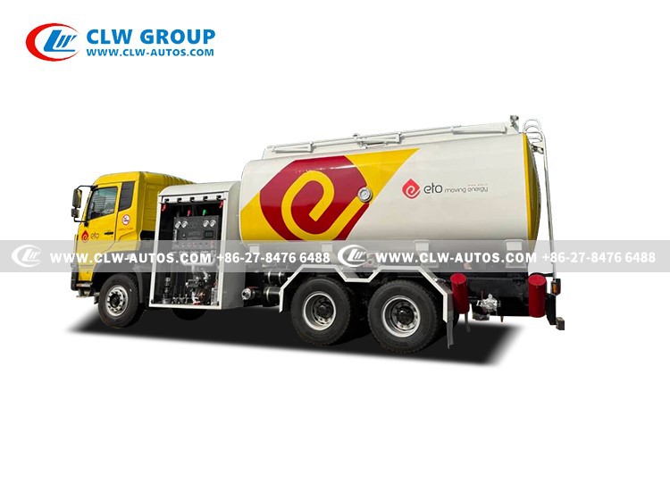 Aviation jet refueling truck