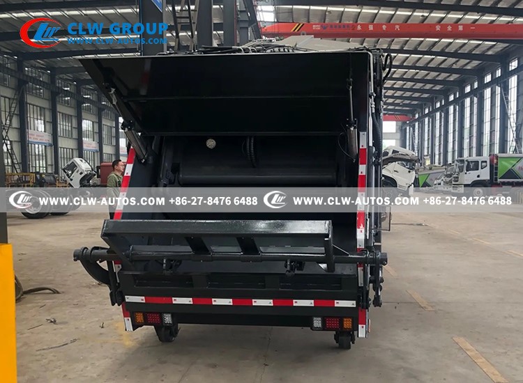10Dongfeng 6 wheels Hook Arm Garbage Truck