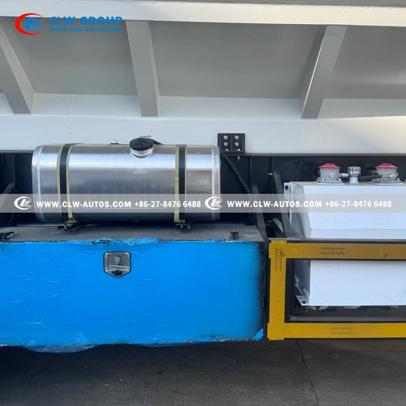 3-Axle bulk feed semi-trailer with Liftable Air suspension with different departments