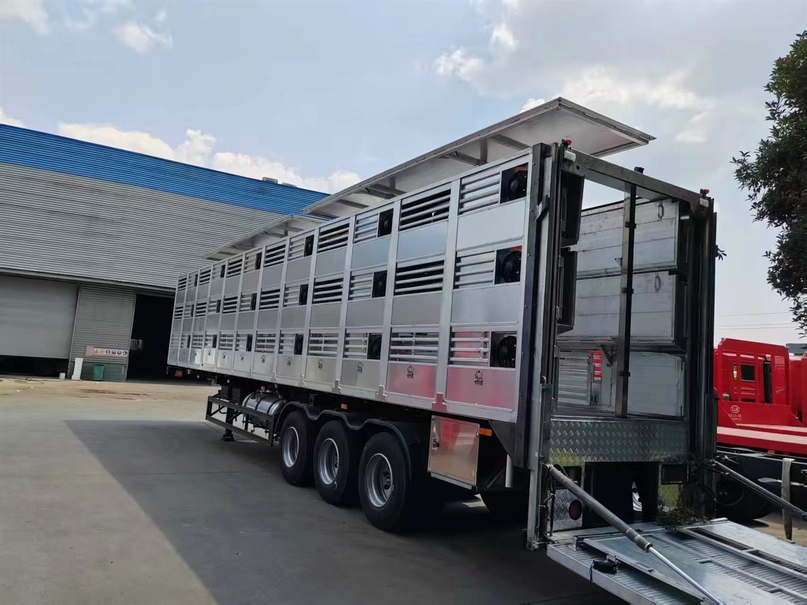 livestock truck ceiling lifting