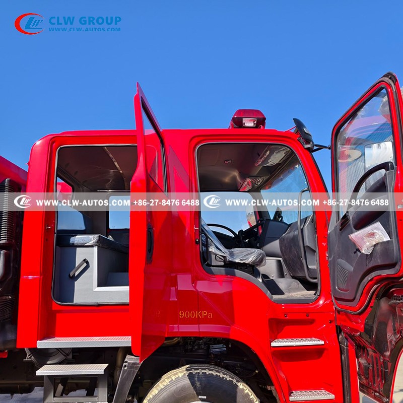 16ISUZU 6X4 GIGA VC66 15CBM Foam Fire Truck-double row