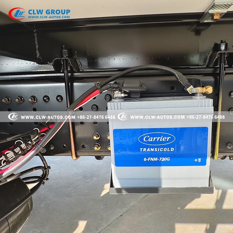 300HP 68m long refrigerated truck