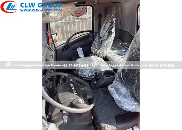 Isuzu Giga 4X2 LHD Euro 5 205HP Foam Tank Fire Fighter 6000liters Water Tank Fire Engine