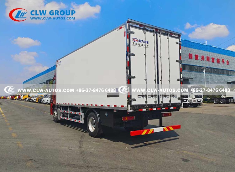 Deep frozen refrigerated truck