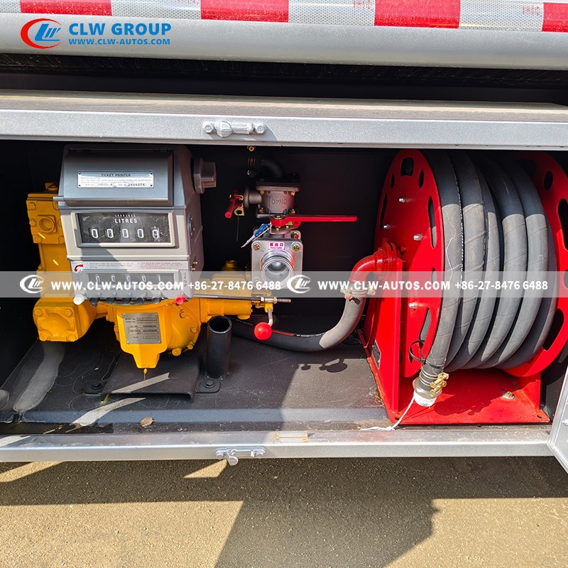 HOWO 8000L Refueling Tanker TRUCK