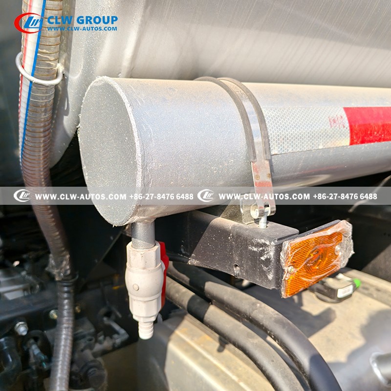 8000L Refueling Tanker LHD for Petroleum Oil TRUCK