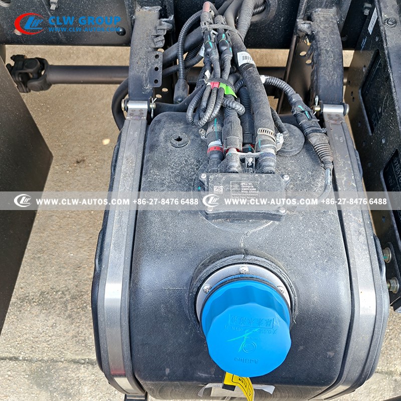8000L Refueling Tanker for Petroleum Oil Filling