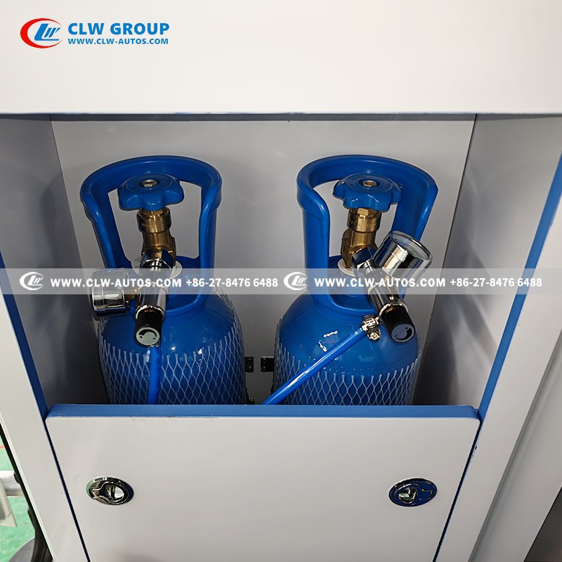 2 10L oxygen cylinders
