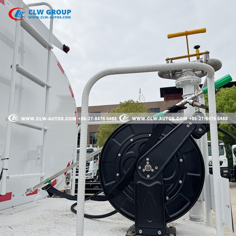 High-pressure jetting boom