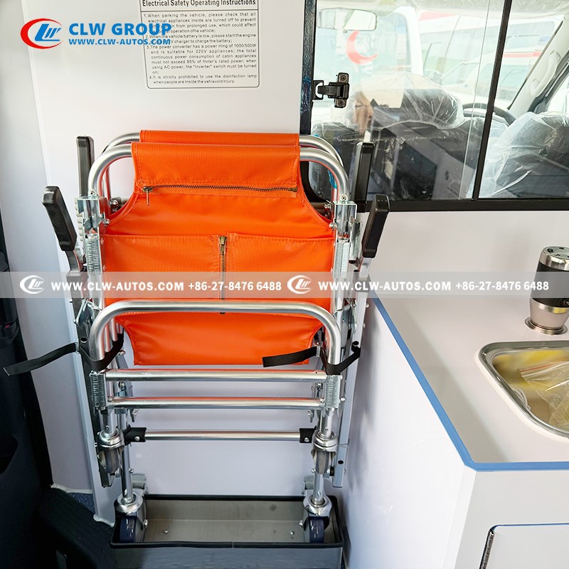 Auxiliary scoop stretcher