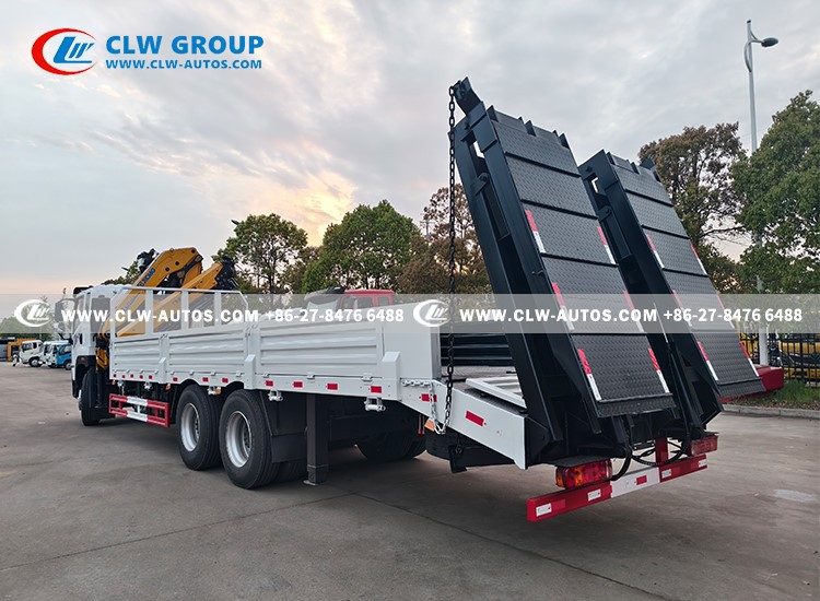Self Loading Flatbed Truck with Crane